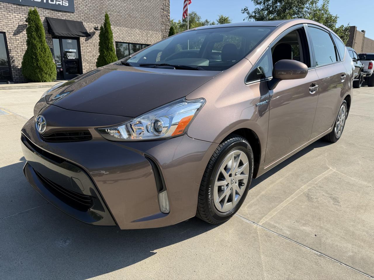 Toyota Prius V  2015