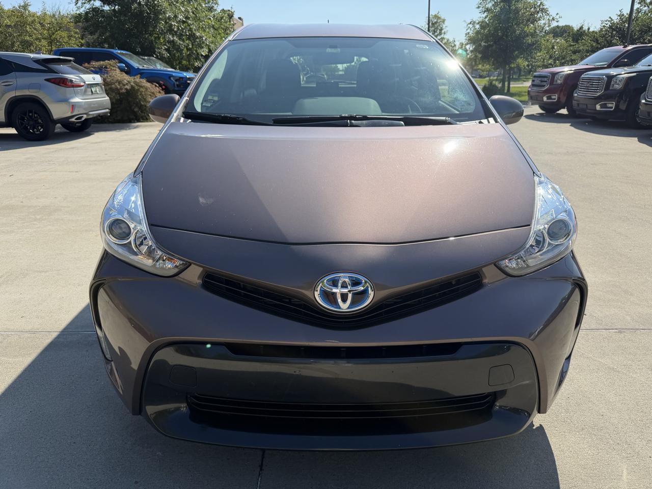 Toyota Prius V  2015