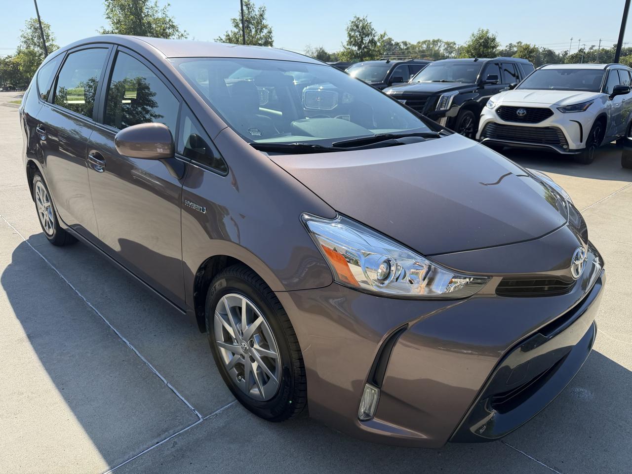 Toyota Prius V  2015