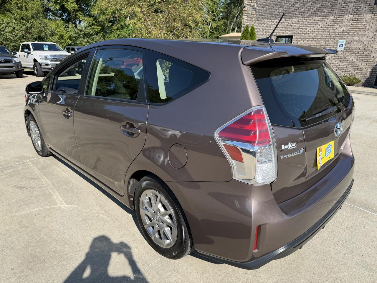 Toyota Prius V  2015