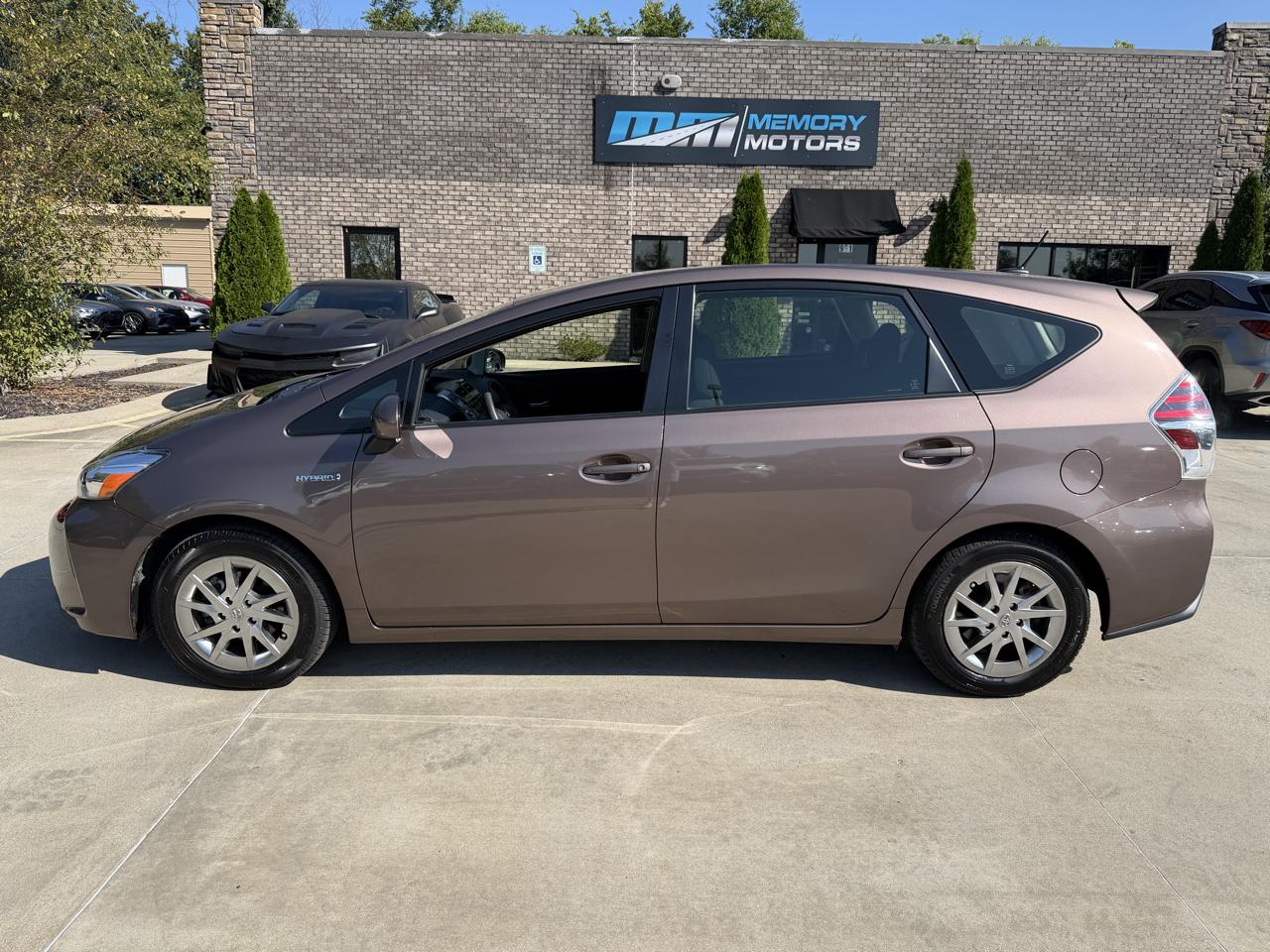 Toyota Prius V  2015