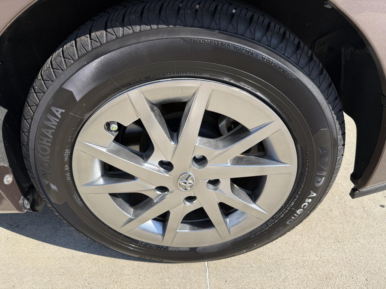 Toyota Prius V  2015
