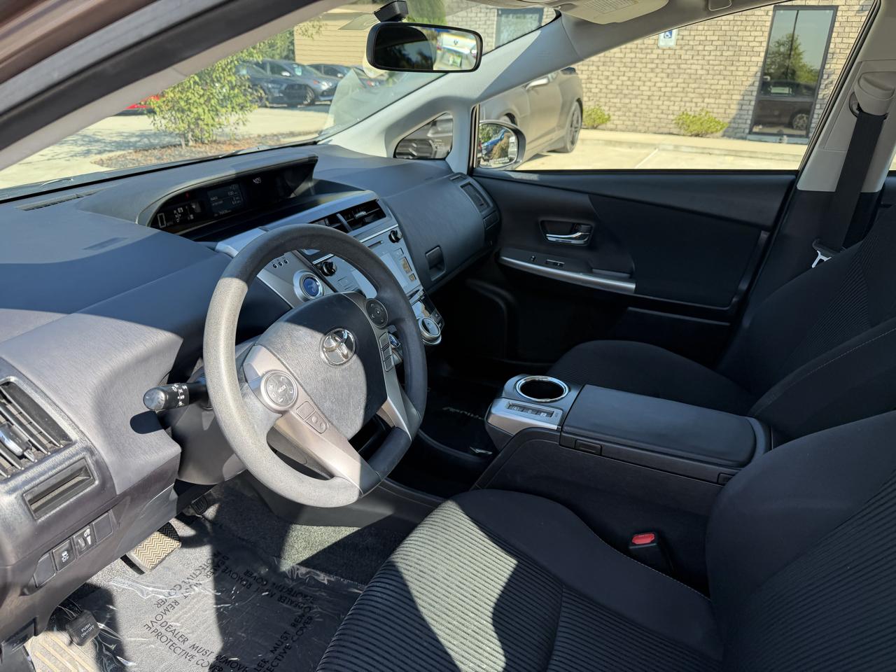 Toyota Prius V  2015