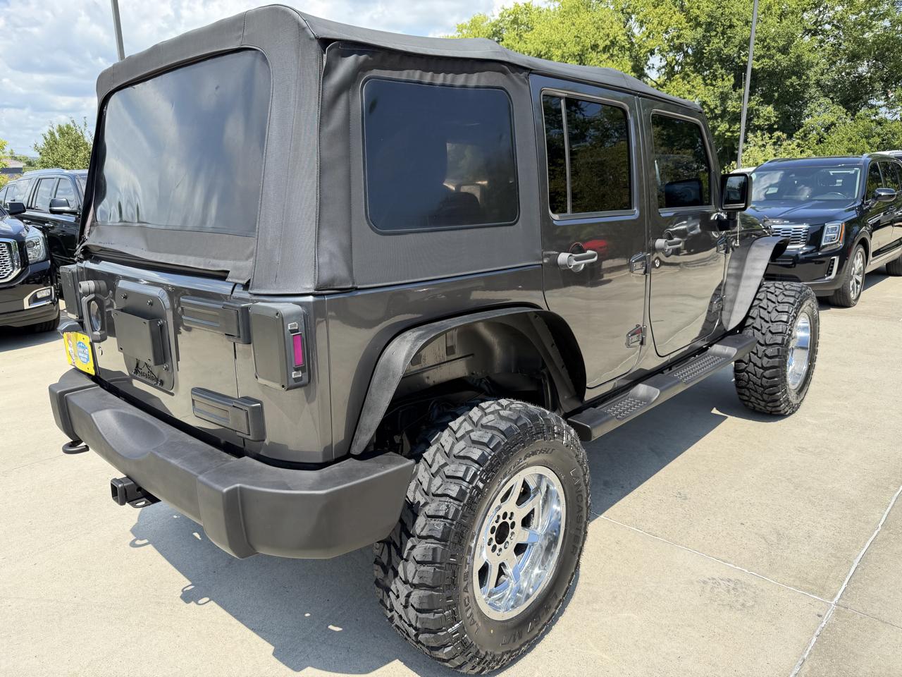 Jeep Wrangler Unlimited 4WD 4dr Sport 2016