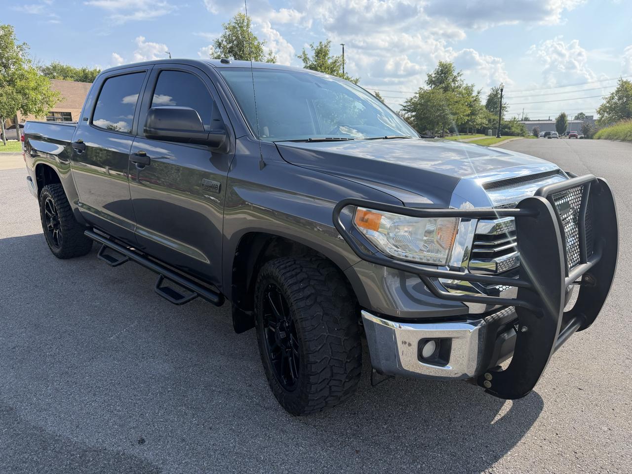 Toyota Tundra 4WD  2017