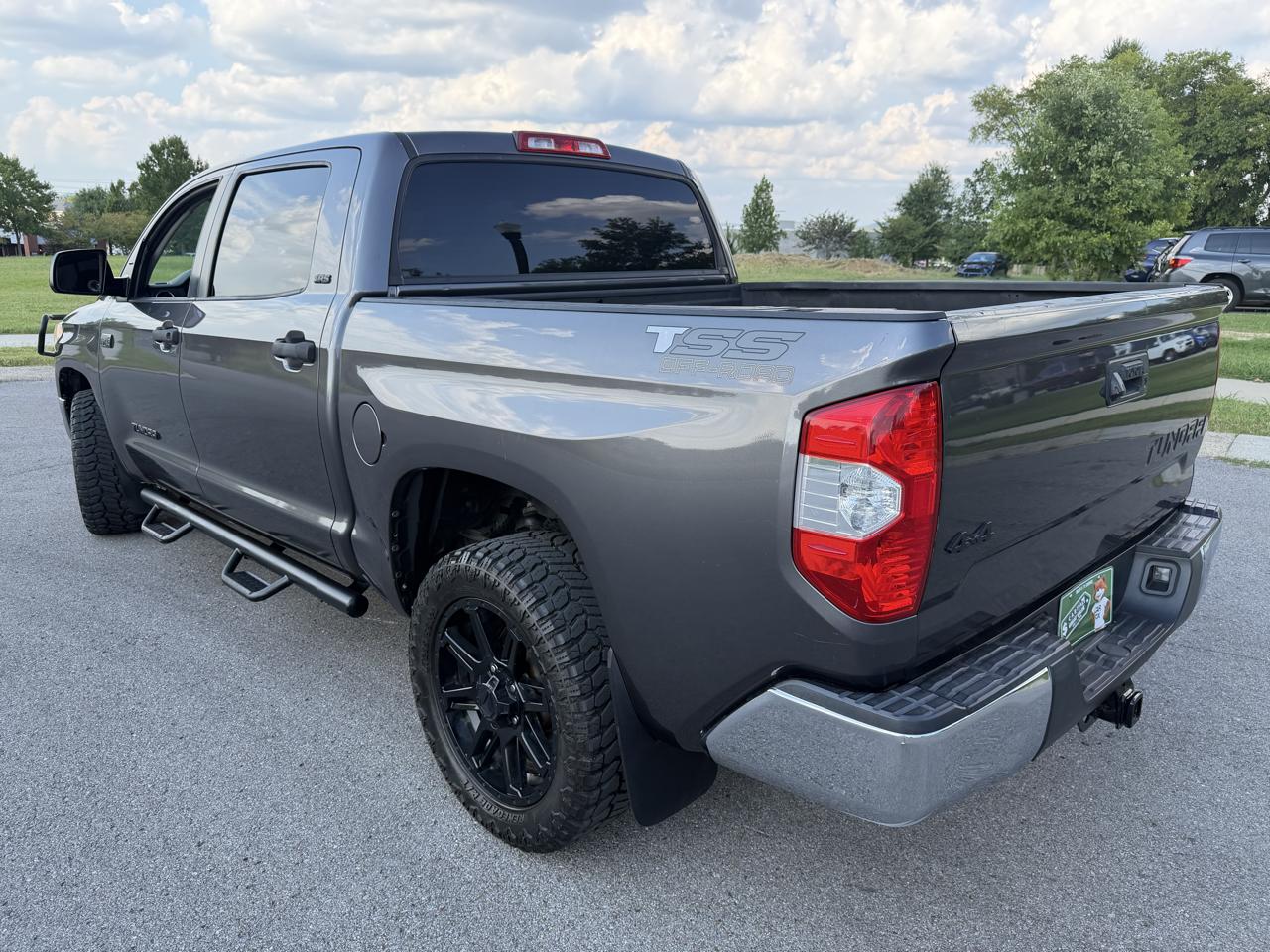 Toyota Tundra 4WD  2017