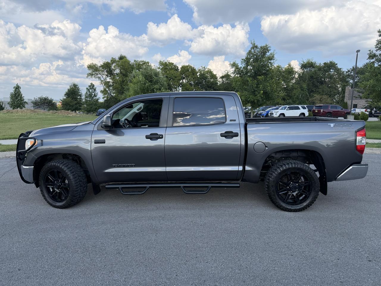 Toyota Tundra 4WD  2017