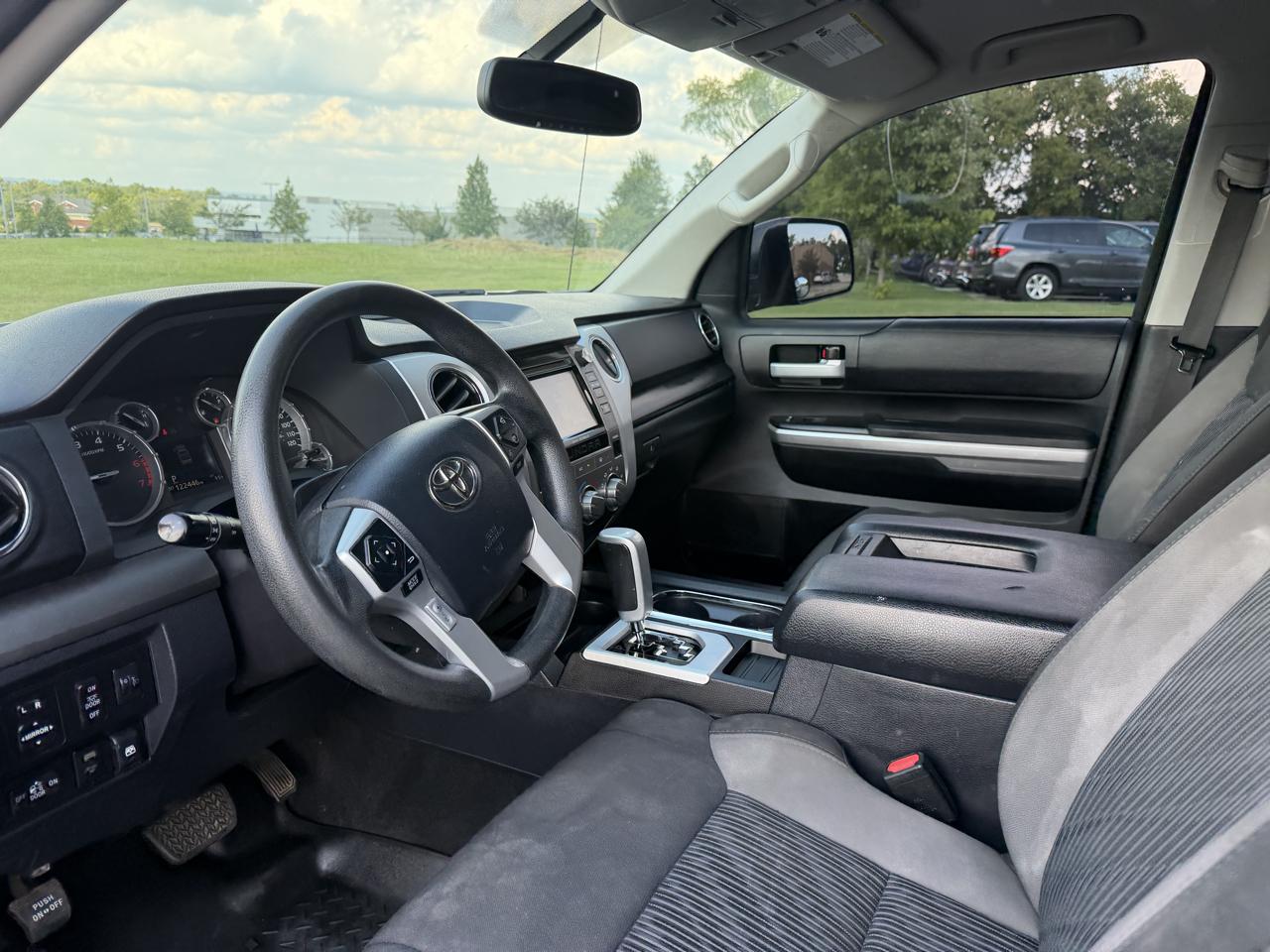 Toyota Tundra 4WD  2017
