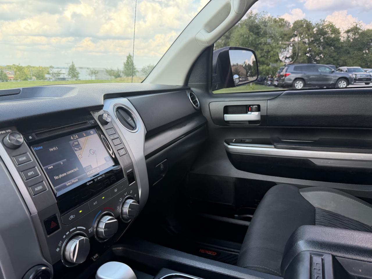 Toyota Tundra 4WD  2017