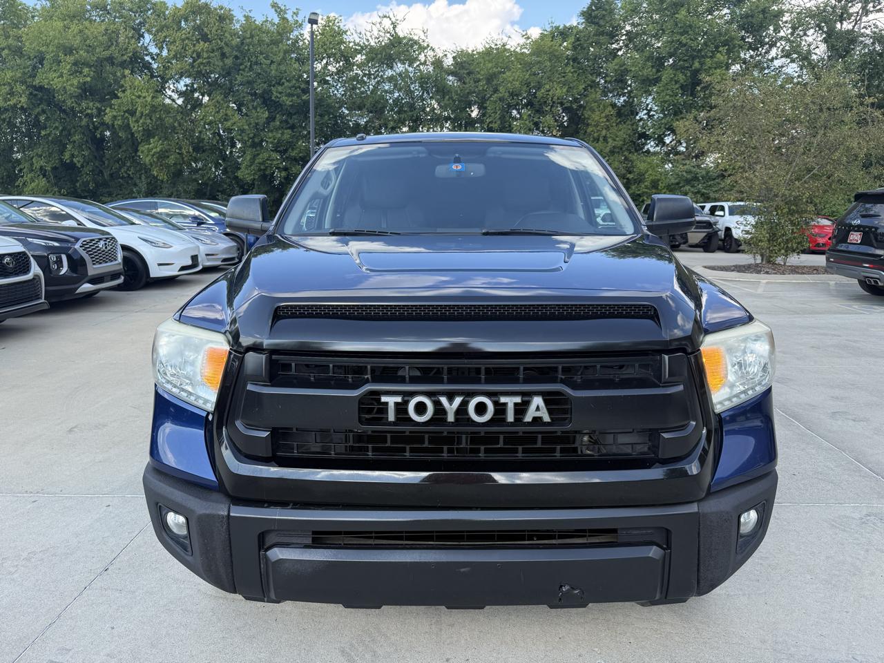 Toyota Tundra 2WD Truck CrewMax 5.7L V8 6-Spd AT SR5 (Natl) 2014