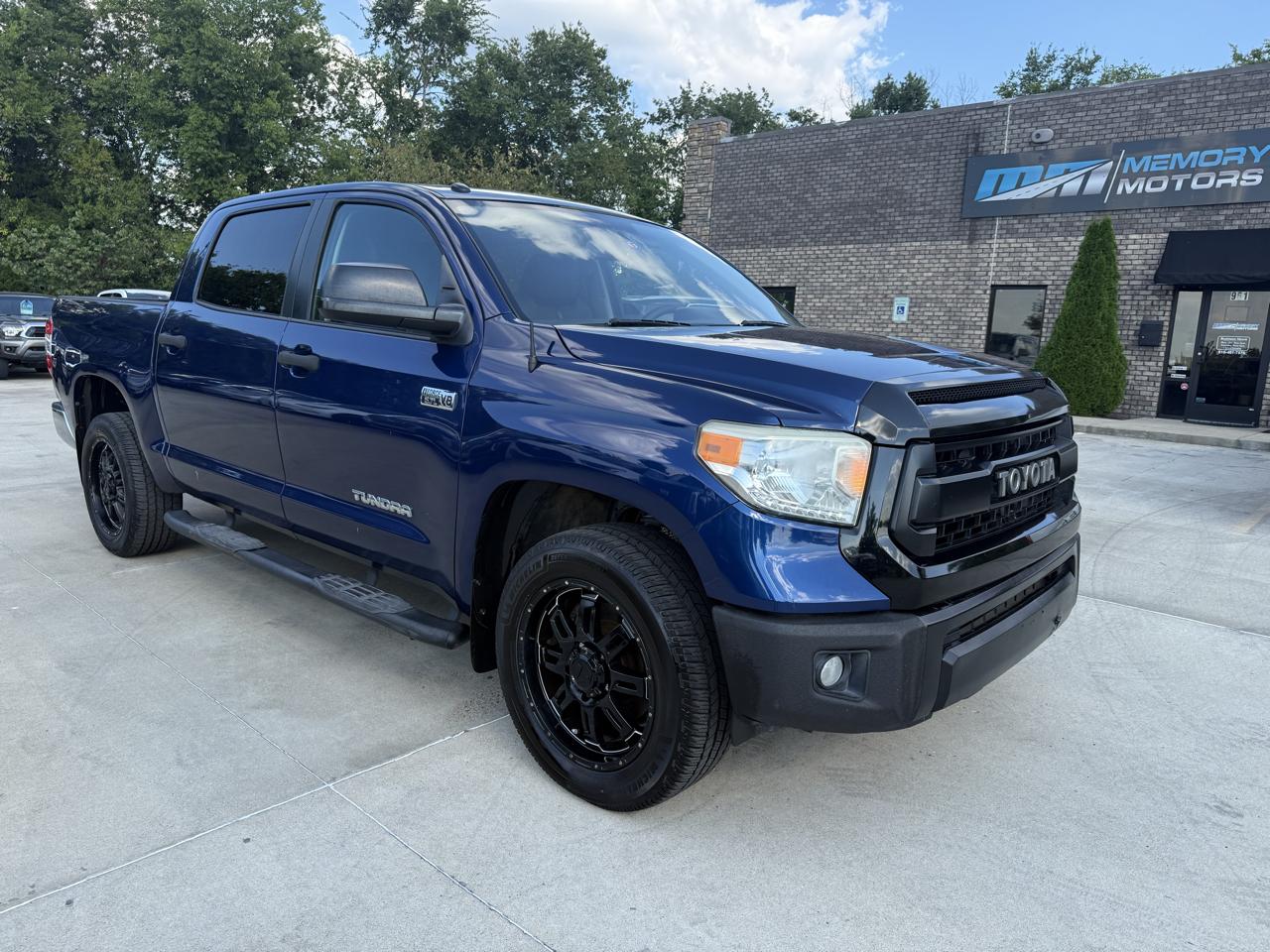 Toyota Tundra 2WD Truck CrewMax 5.7L V8 6-Spd AT SR5 (Natl) 2014