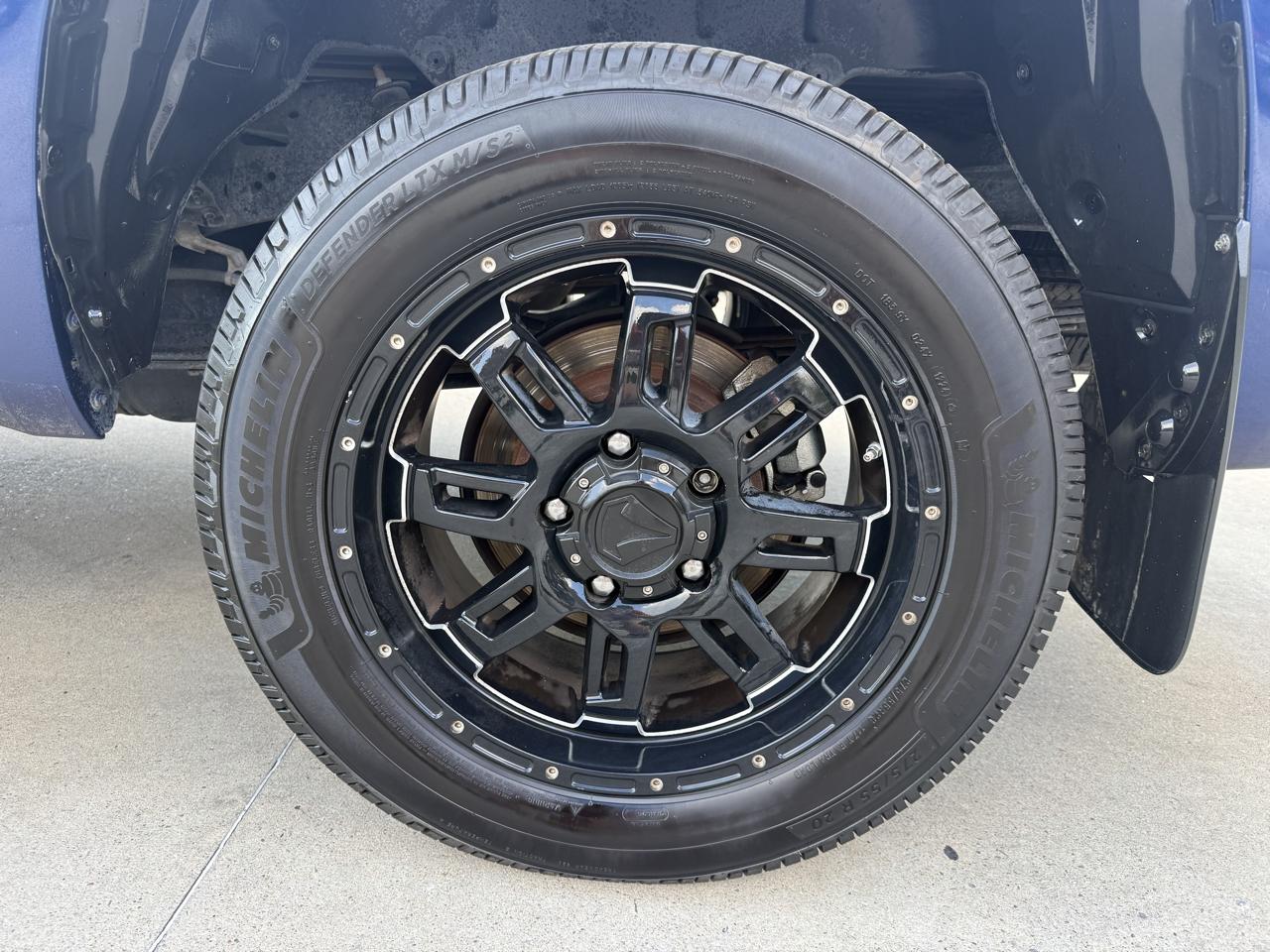 Toyota Tundra 2WD Truck CrewMax 5.7L V8 6-Spd AT SR5 (Natl) 2014