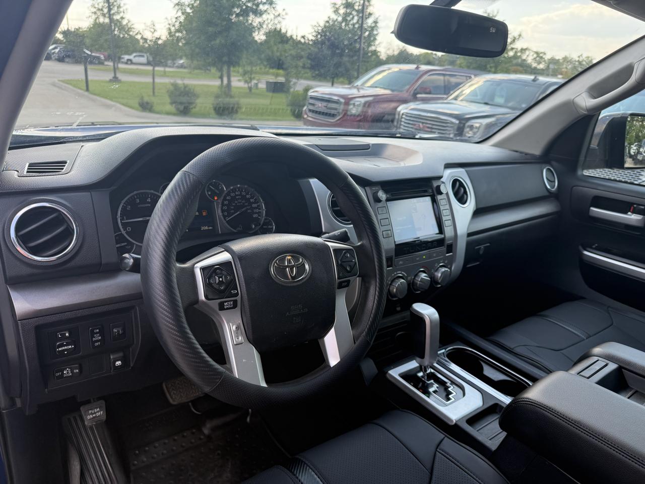 Toyota Tundra 2WD Truck CrewMax 5.7L V8 6-Spd AT SR5 (Natl) 2014