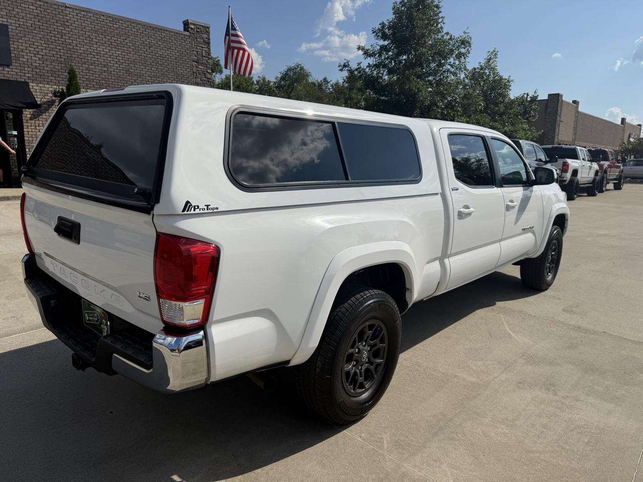 Toyota Tacoma TRD Sport Double Cab 6' Bed V6 4x2 AT (Natl) 2017