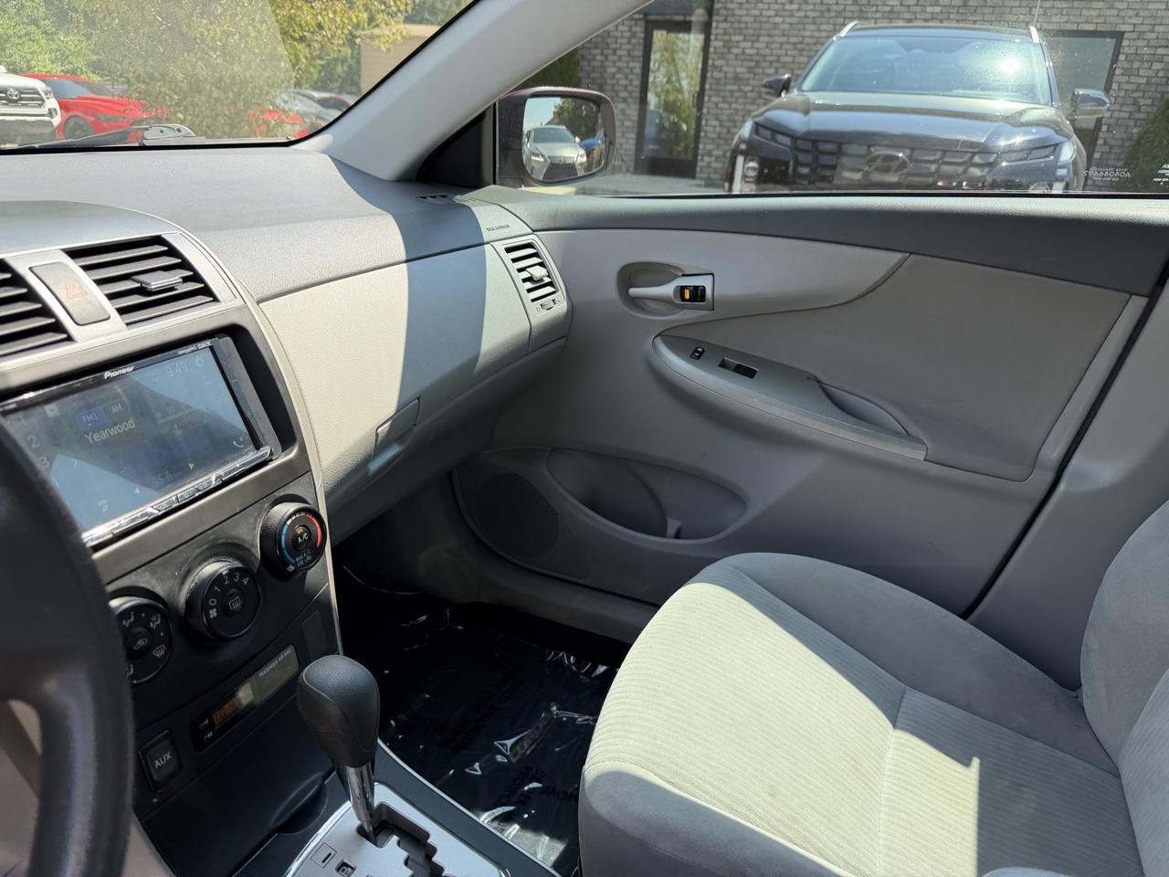 Toyota Corolla  2010