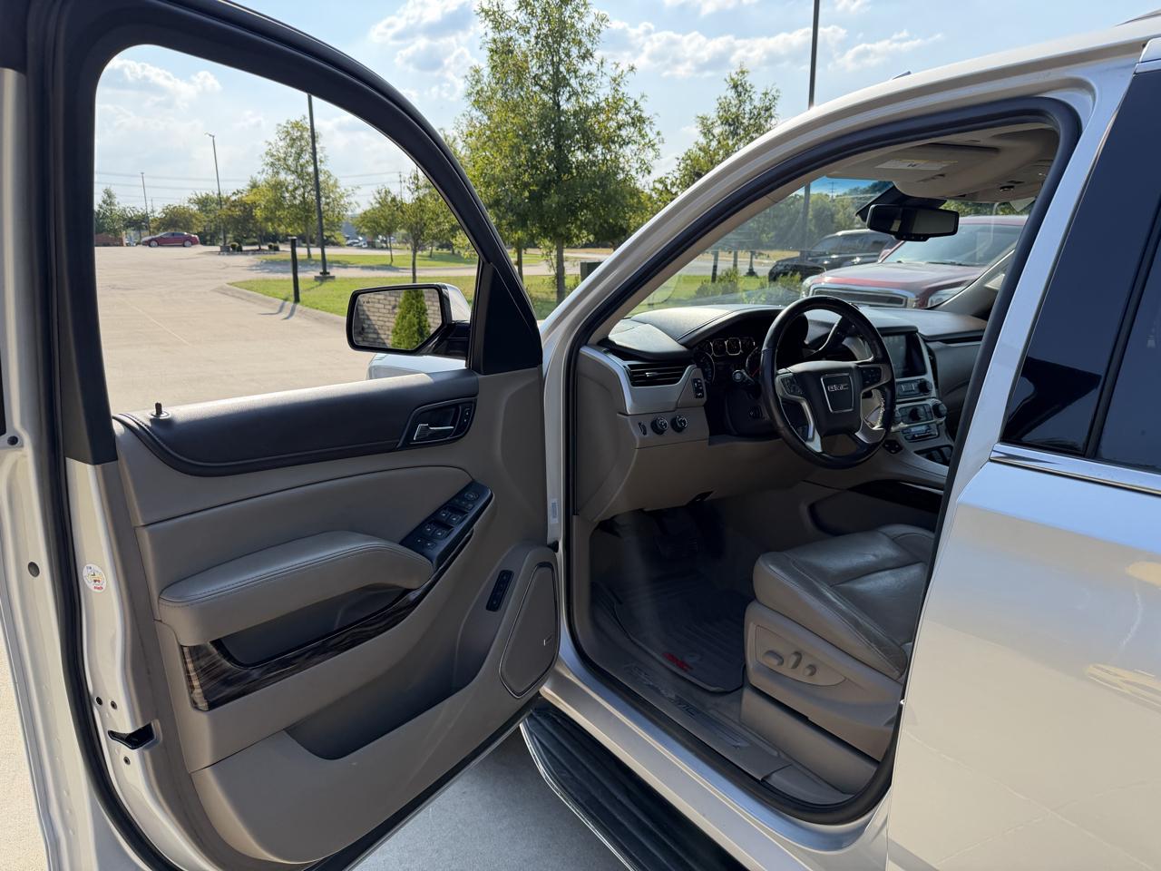 GMC Yukon XL 4WD 4dr SLT 2019