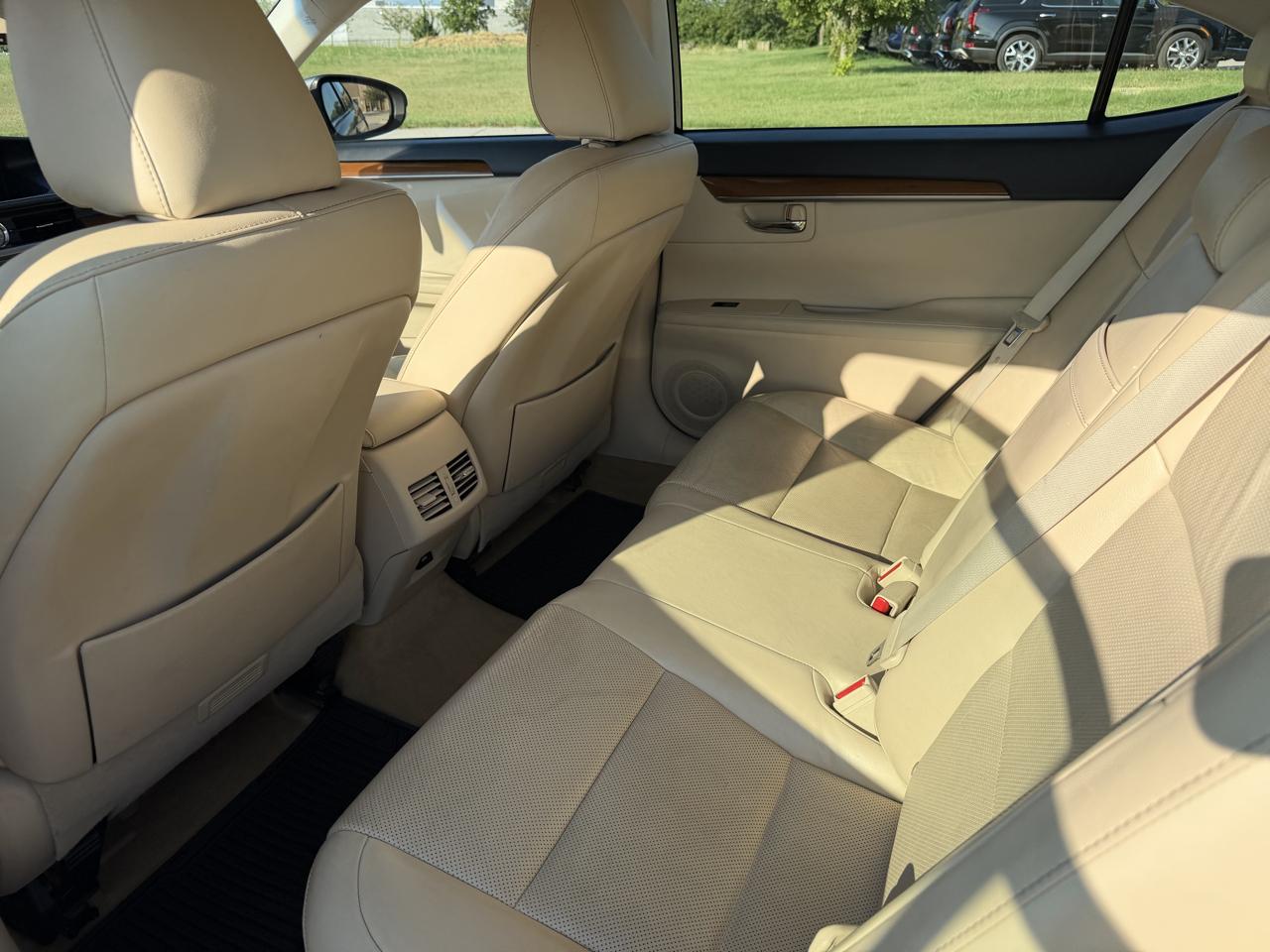 Lexus ES 300h 4dr Sdn Hybrid 2014