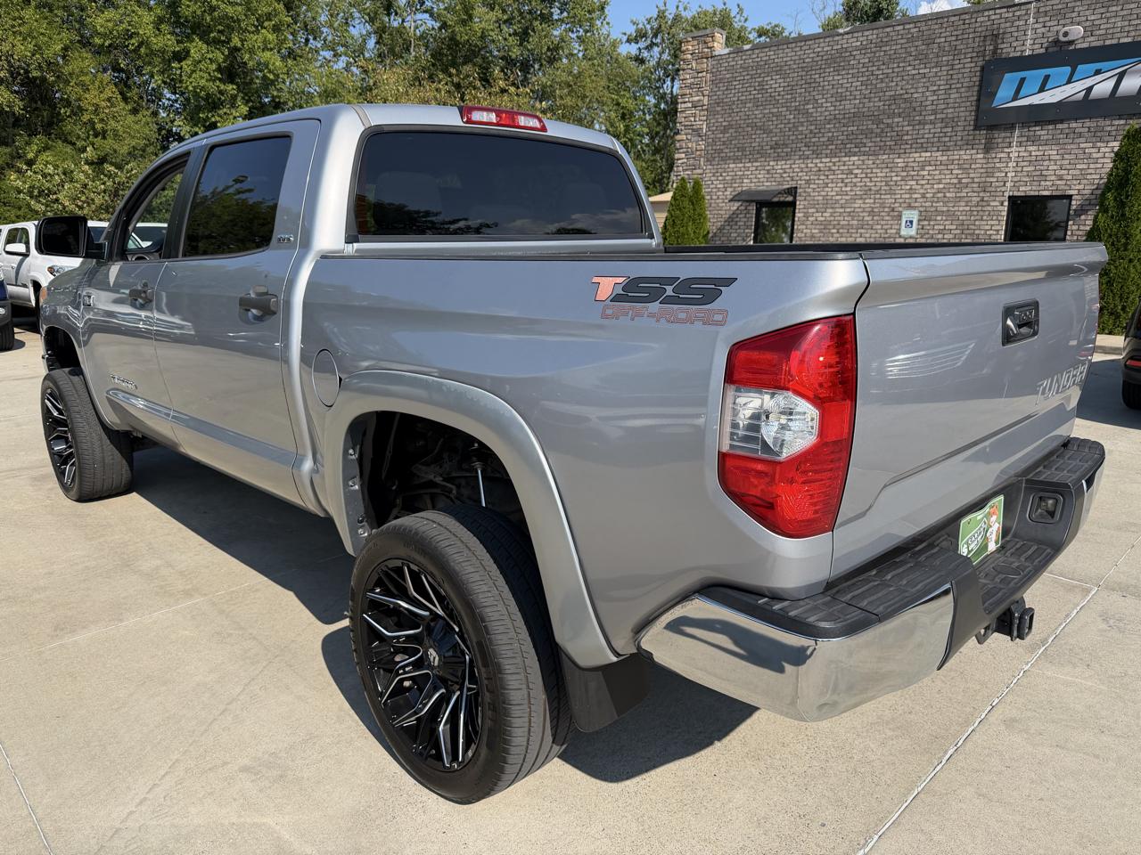 Toyota Tundra 2WD Truck  2016