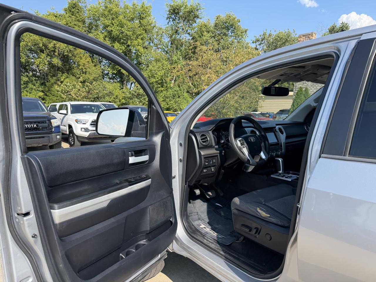 Toyota Tundra 2WD Truck  2016