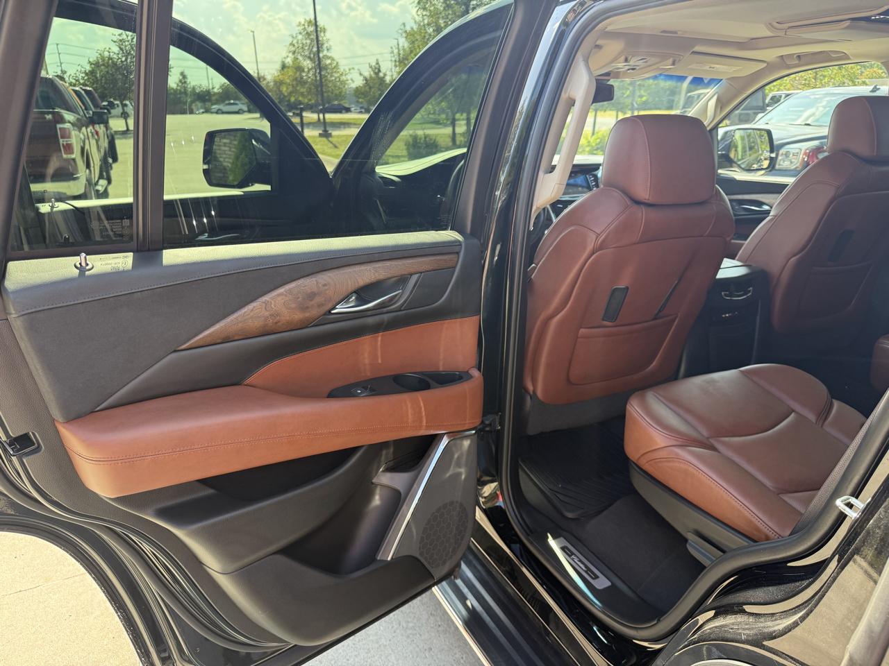 Cadillac Escalade 4WD 4dr Luxury 2015