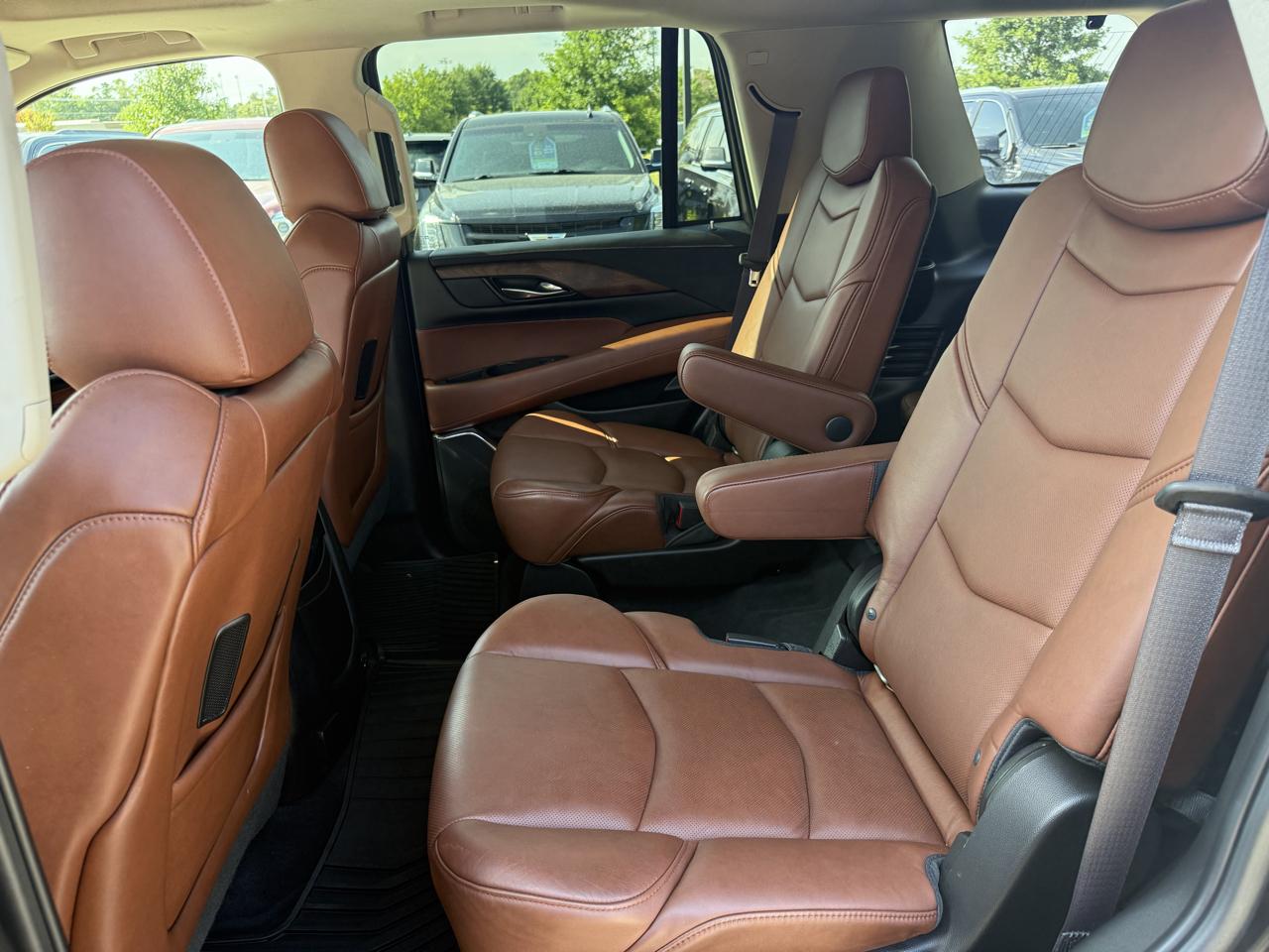 Cadillac Escalade 4WD 4dr Luxury 2015