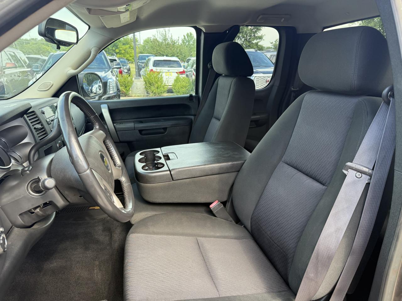 Chevrolet Silverado 1500 2WD Ext Cab 143.5" LT 2012