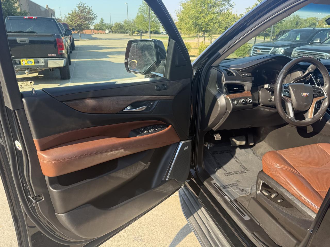 Cadillac Escalade 4WD 4dr Luxury 2018