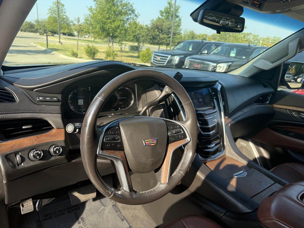 Cadillac Escalade 4WD 4dr Luxury 2018