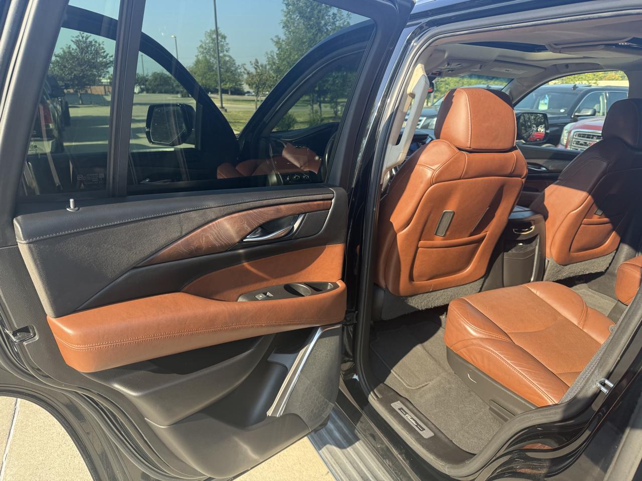 Cadillac Escalade 4WD 4dr Luxury 2018