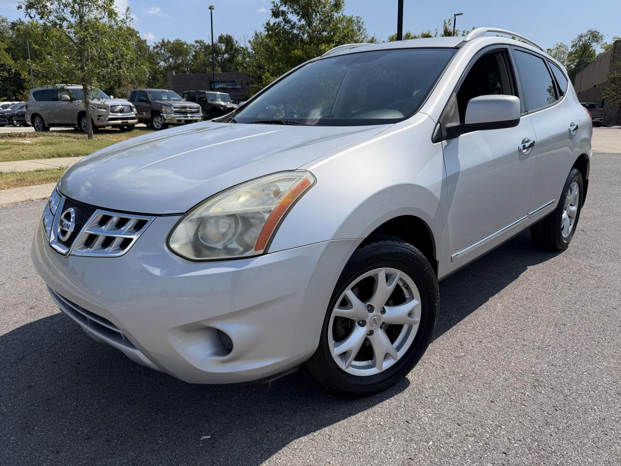 Nissan Rogue FWD 4dr SV 2011