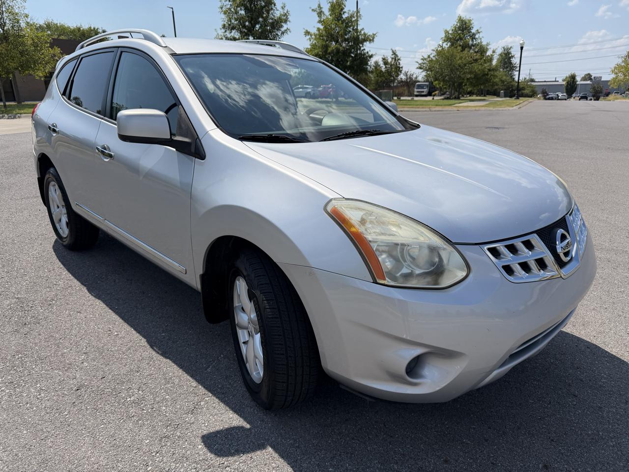 Nissan Rogue FWD 4dr SV 2011