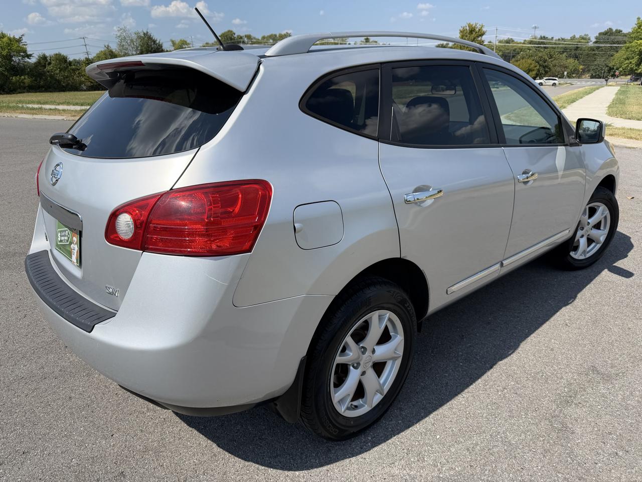 Nissan Rogue FWD 4dr SV 2011