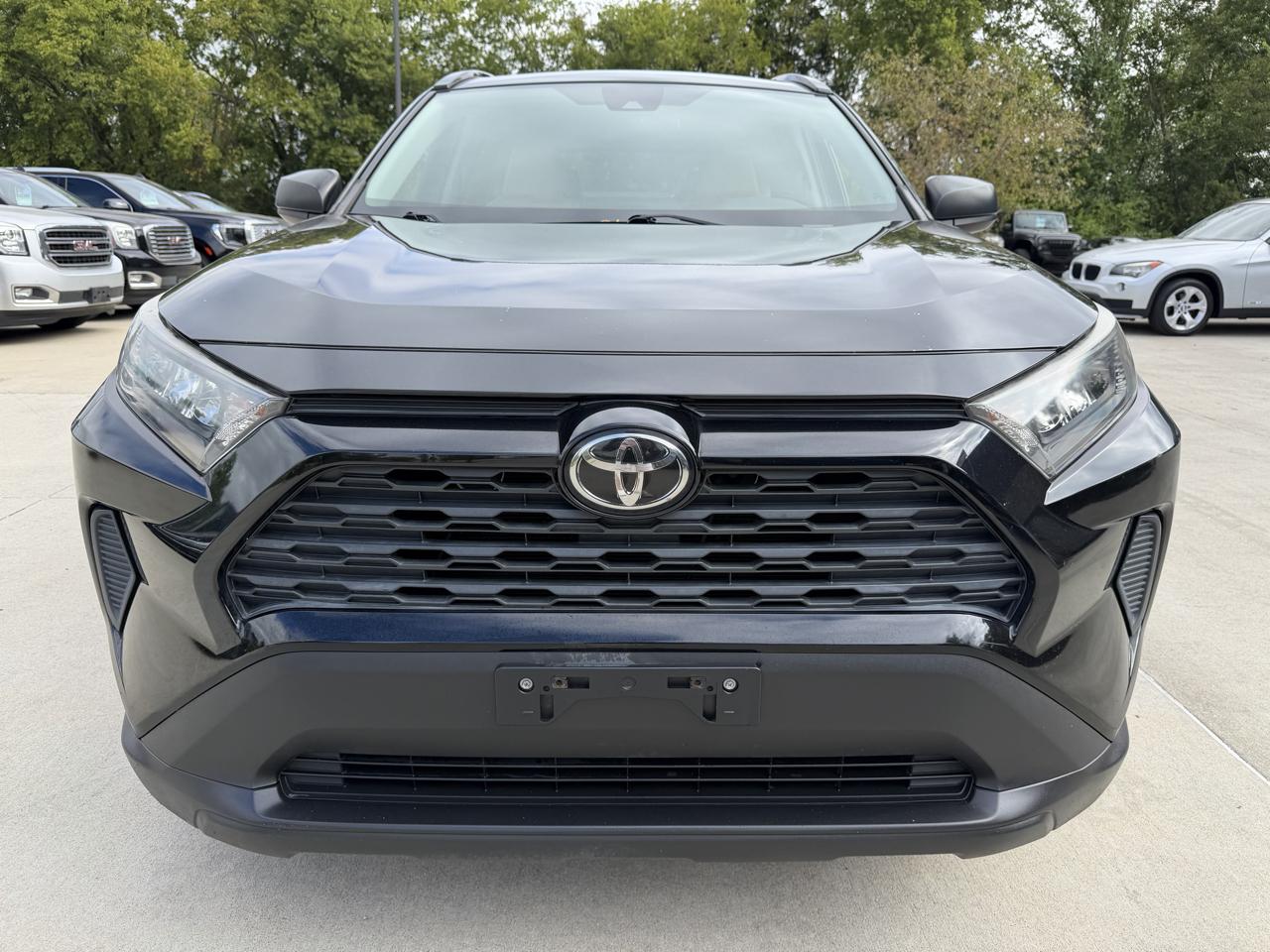 Toyota RAV4 LE AWD 2019