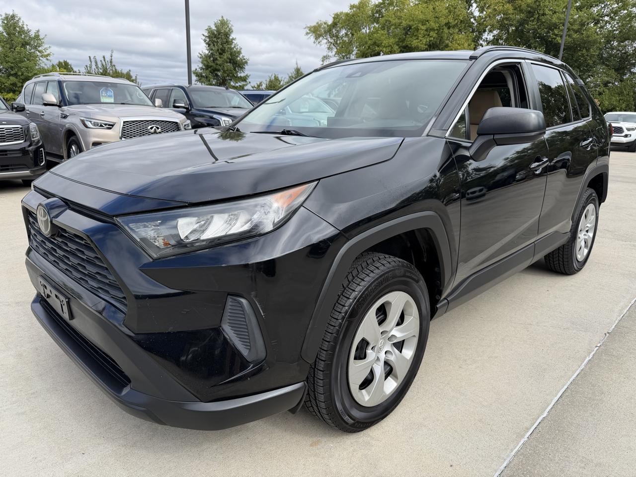 Toyota RAV4 LE AWD 2019
