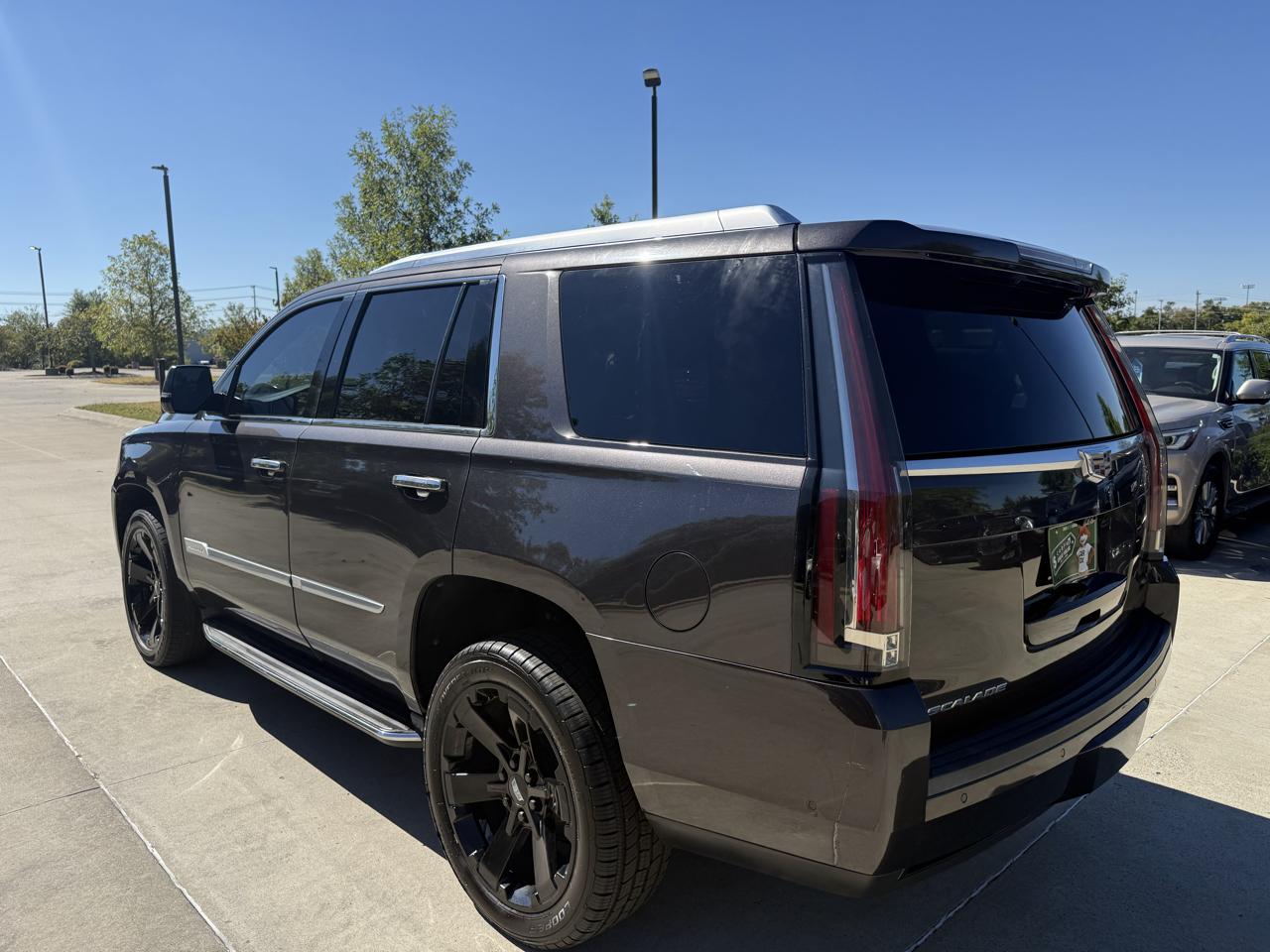 Cadillac Escalade 2WD 4dr Luxury 2018