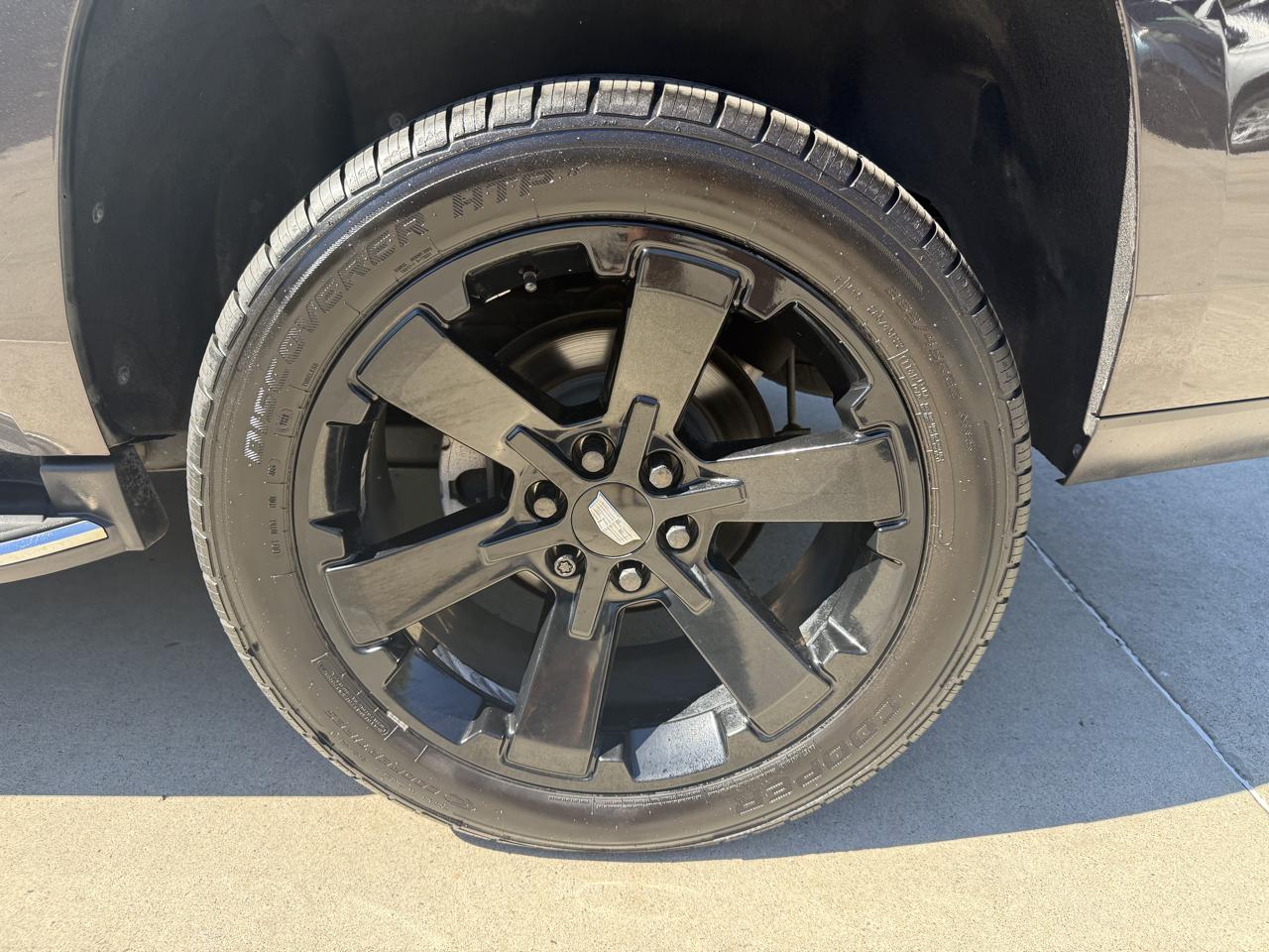 Cadillac Escalade 2WD 4dr Luxury 2018