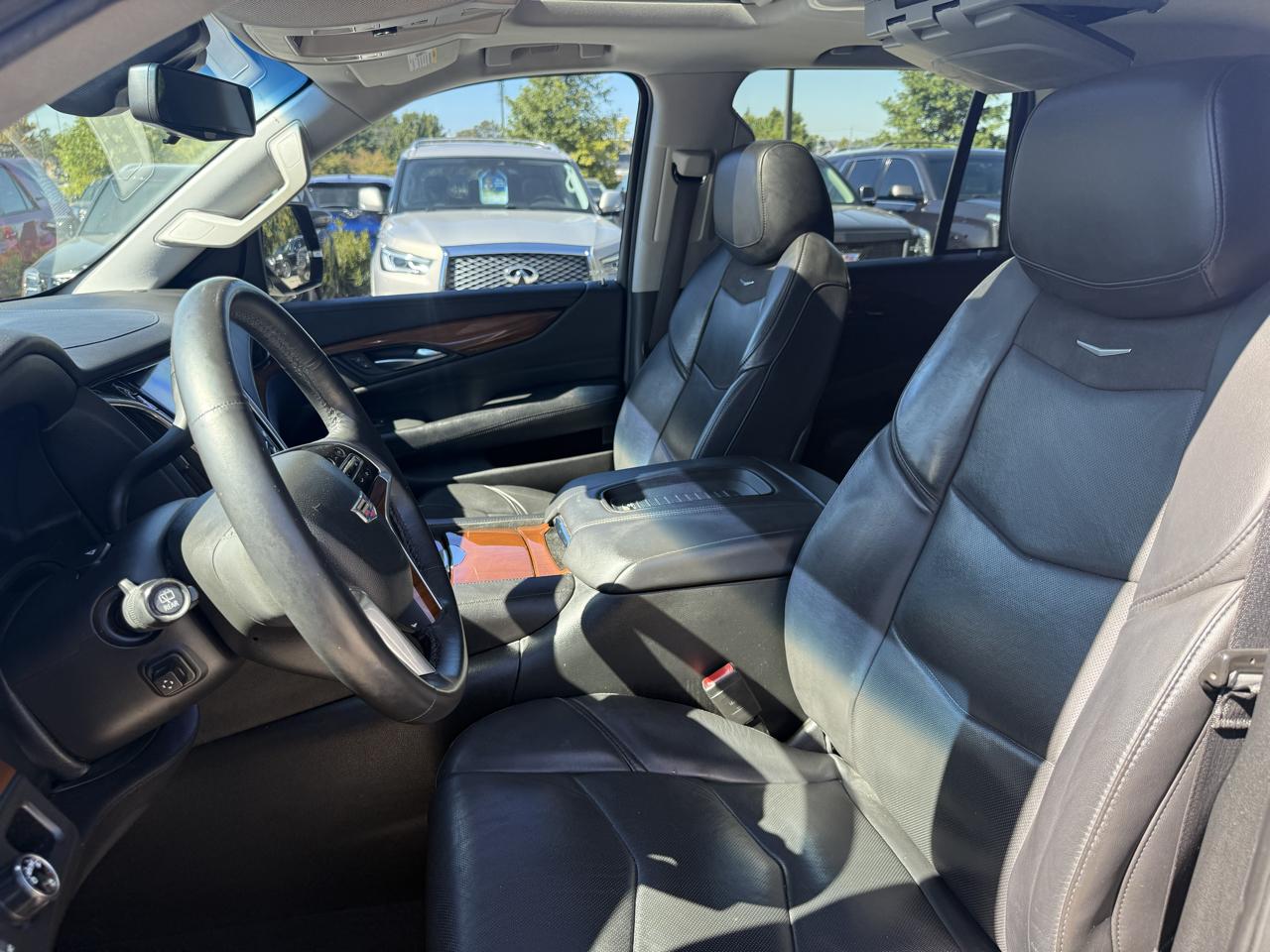 Cadillac Escalade 2WD 4dr Luxury 2018