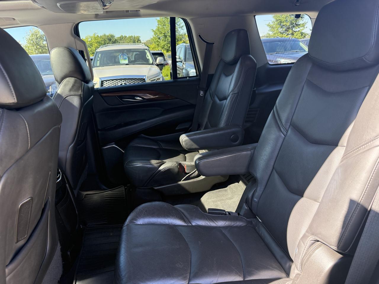 Cadillac Escalade 2WD 4dr Luxury 2018