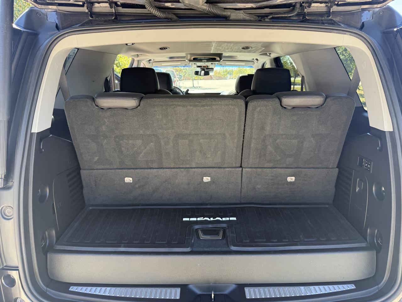 Cadillac Escalade 2WD 4dr Luxury 2018