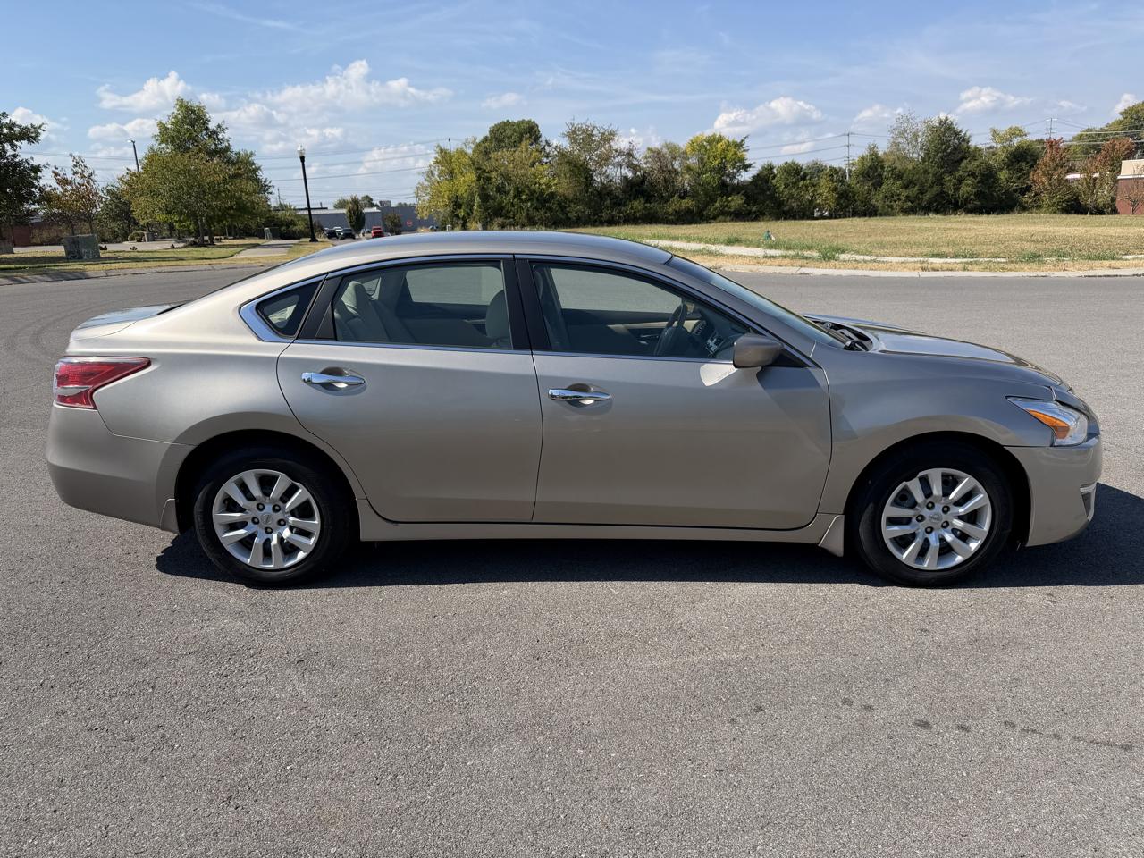 Nissan Altima 4dr Sdn I4 2.5 S 2013