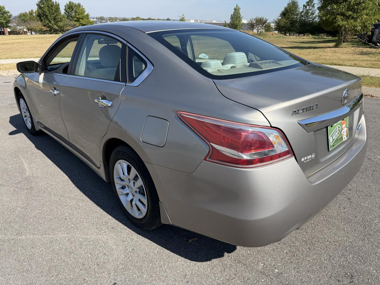 Nissan Altima 4dr Sdn I4 2.5 S 2013