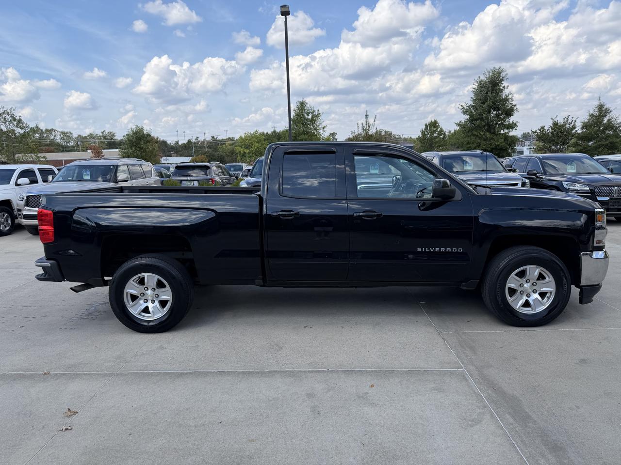 Chevrolet Silverado 1500 2WD Double Cab 143.5" LT w/1LT 2017