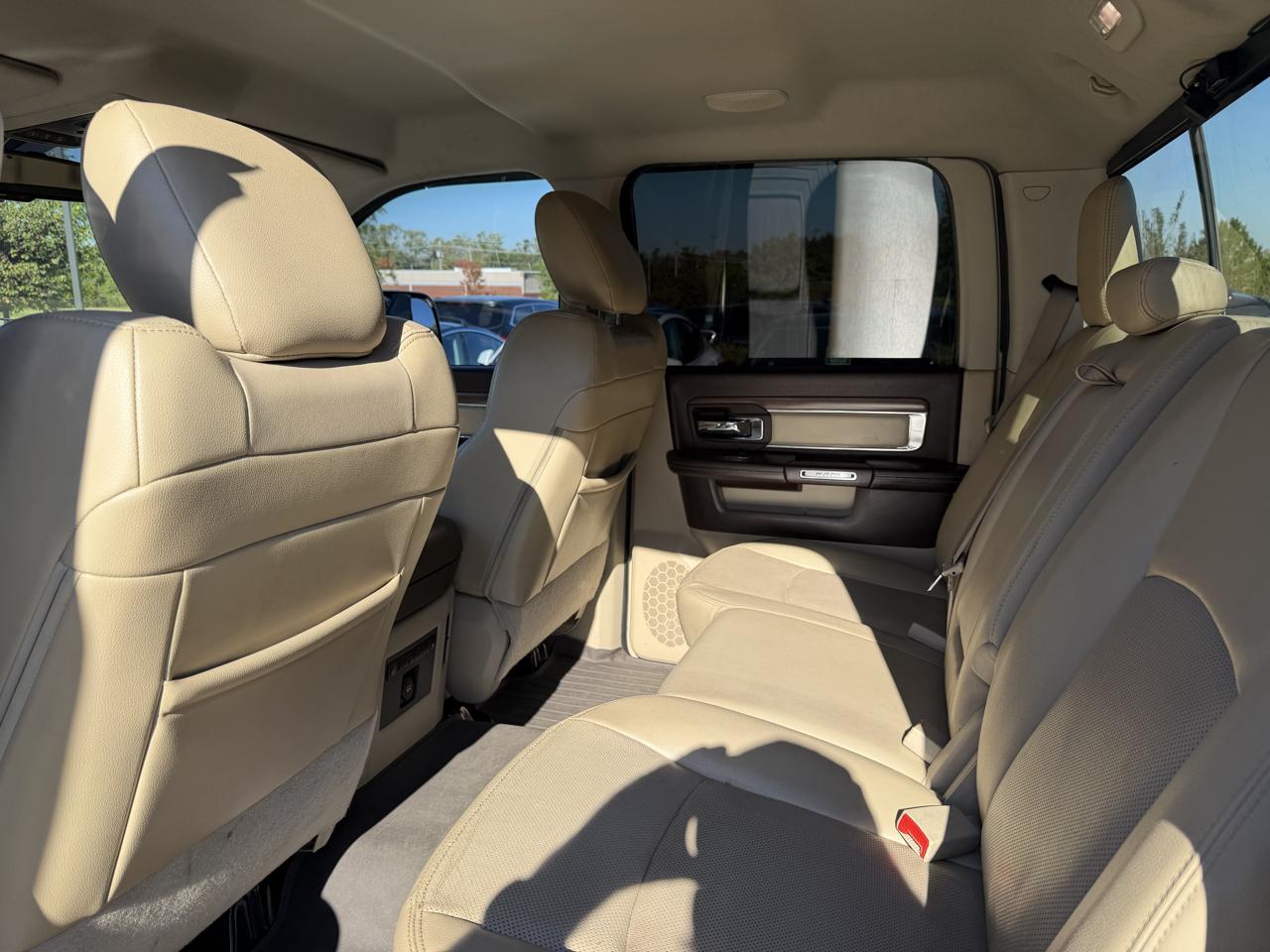 RAM 2500 4WD Crew Cab 149" Laramie 2014