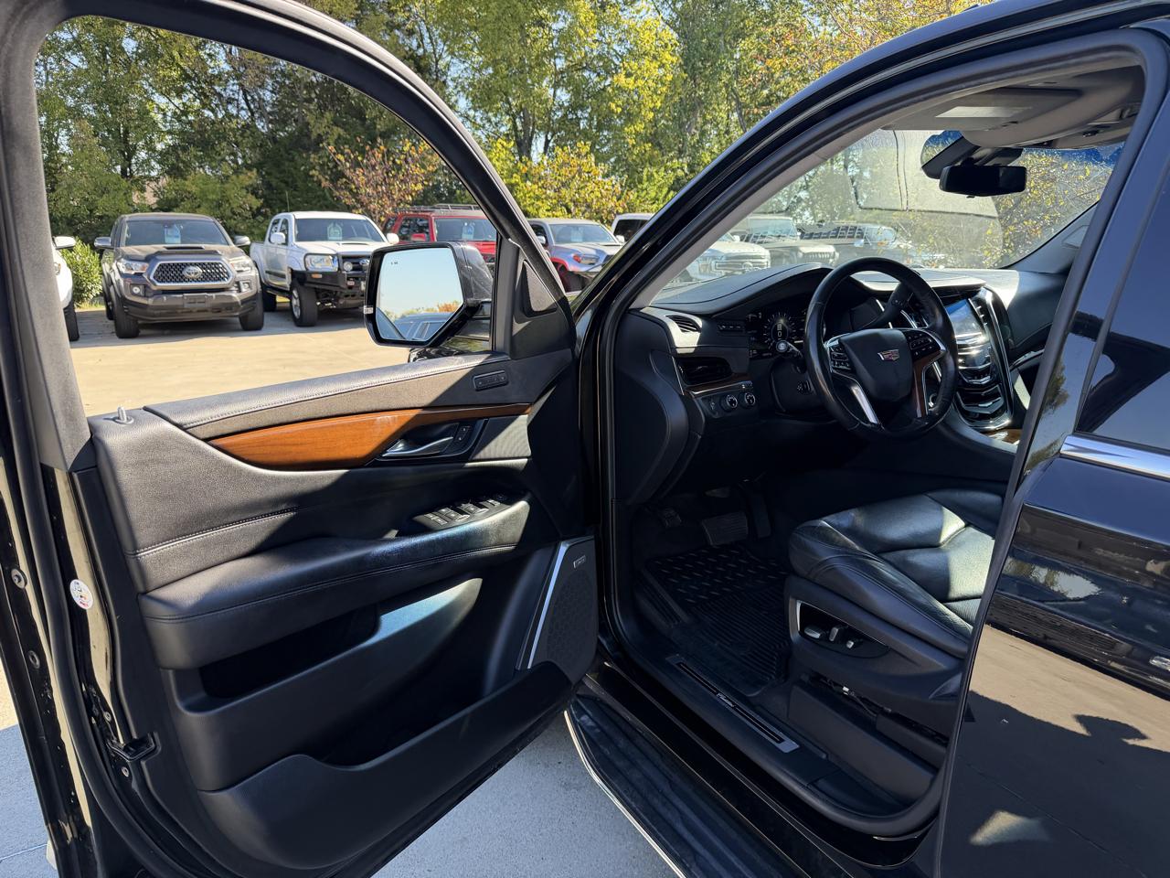 Cadillac Escalade 4WD 4dr Luxury 2020