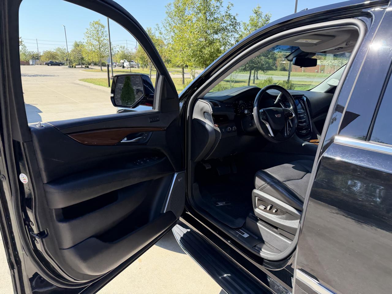 Cadillac Escalade 4WD 4dr Luxury 2020