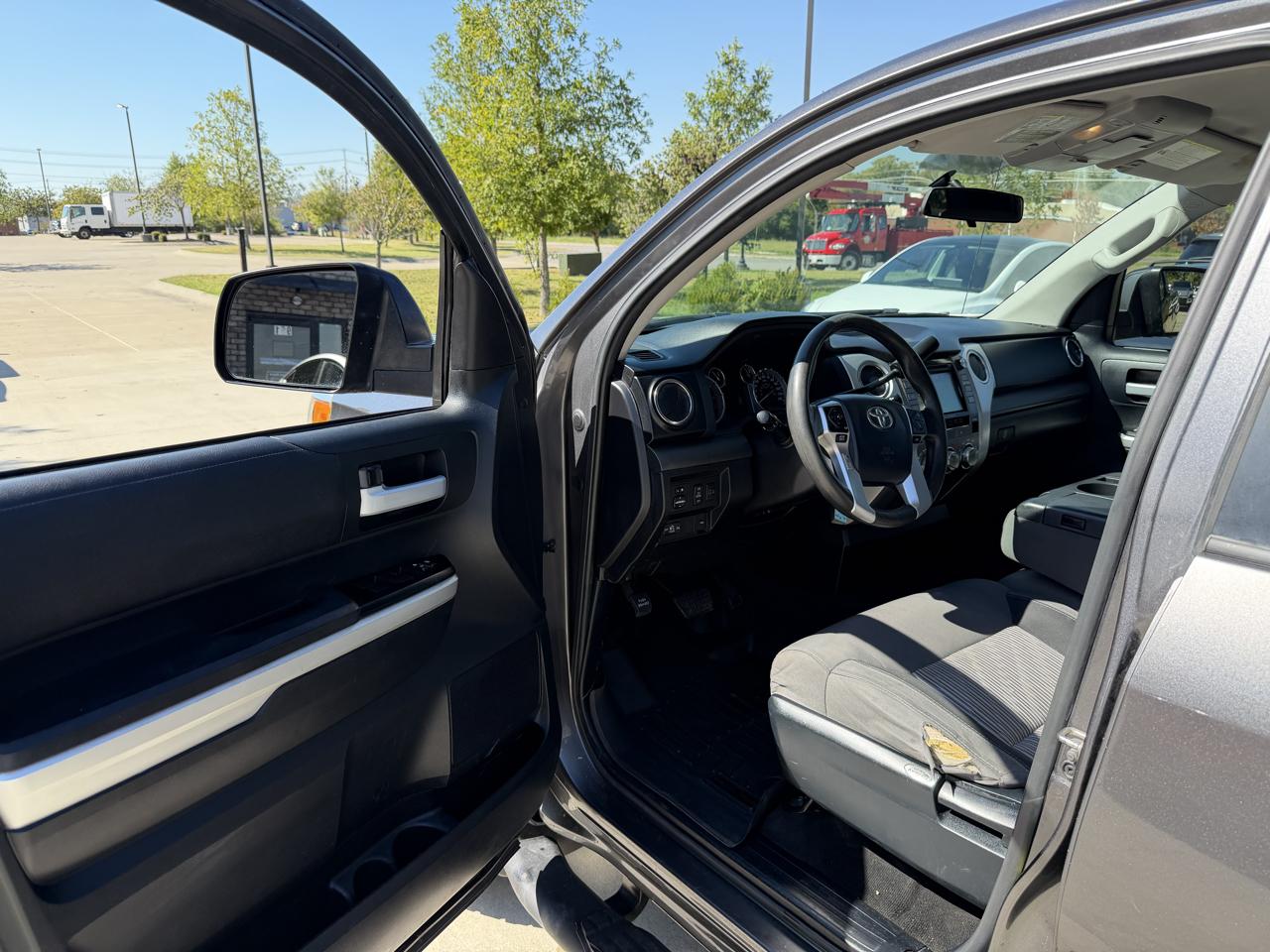 Toyota Tundra 2WD Truck  2015