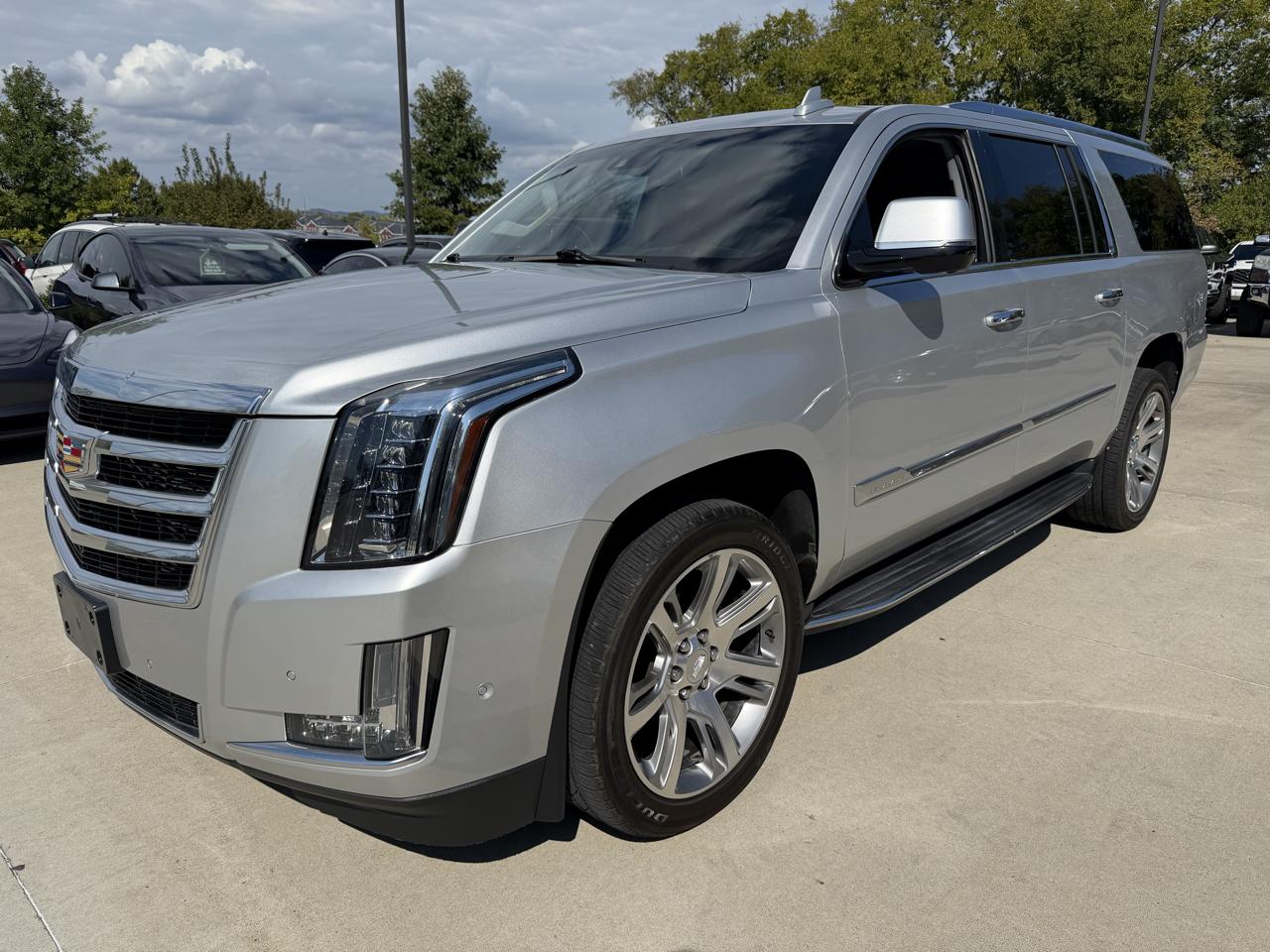 Cadillac Escalade ESV 4WD 4dr Luxury 2017