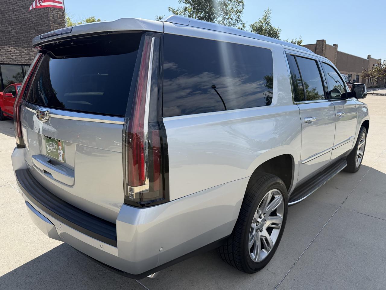 Cadillac Escalade ESV 4WD 4dr Luxury 2017