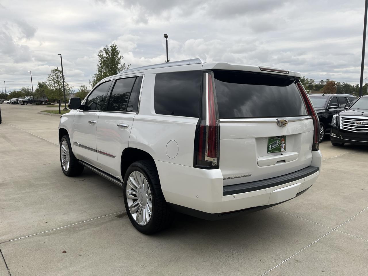 Cadillac Escalade 4WD 4dr Platinum 2019