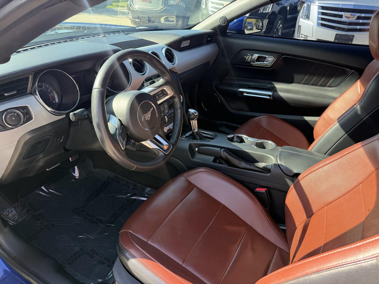 Ford Mustang GT Premium Coupe 2016